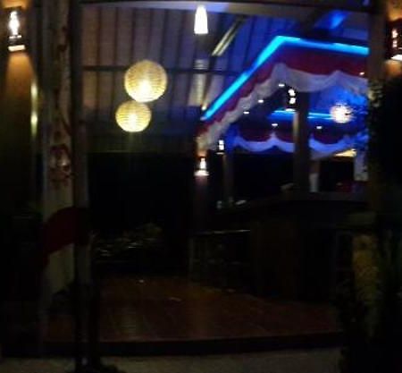 Coral Beach Pizza Cottages Gili Trawangan Exterior photo