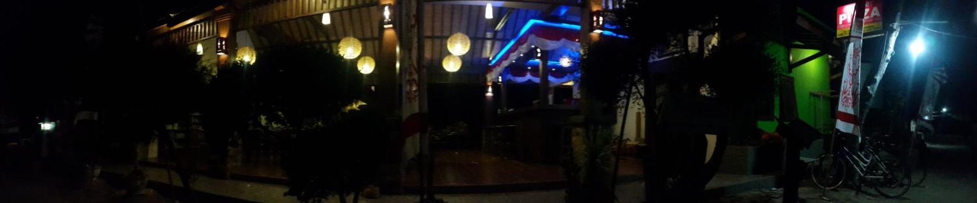 Coral Beach Pizza Cottages Gili Trawangan Exterior photo