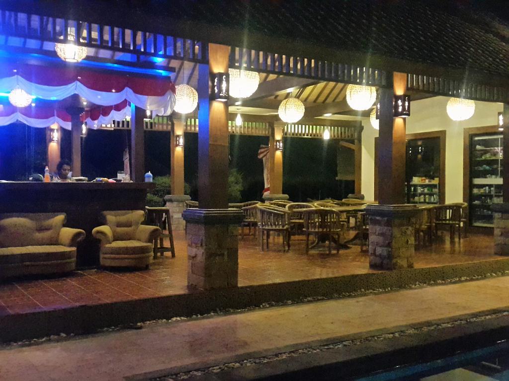Coral Beach Pizza Cottages Gili Trawangan Exterior photo