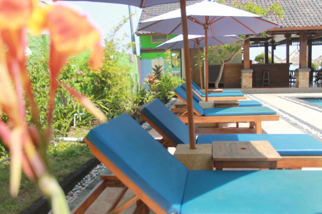 Coral Beach Pizza Cottages Gili Trawangan Exterior photo